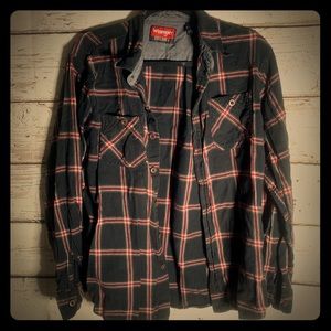 Hey there, ya Men’s Large Wrangler Plaid Flannel!